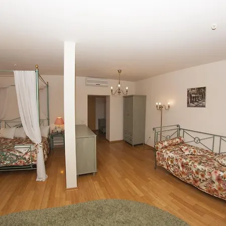 Oscar Hotel